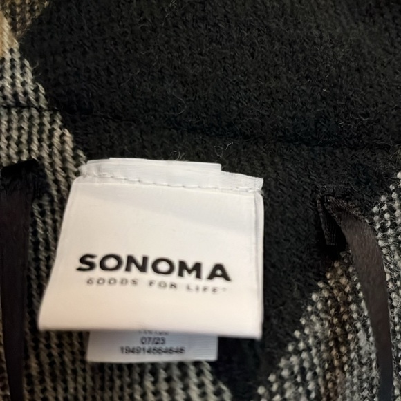 Sonoma black/ white/ tan double layered poncho. Size One size - Picture 2 of 10